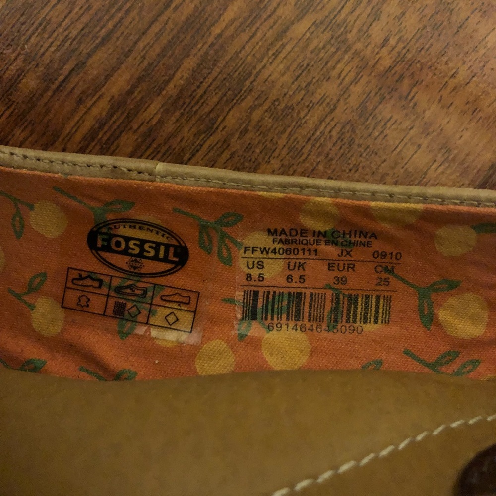 FOSSIL T-Strap pumps - Picture 4 of 8